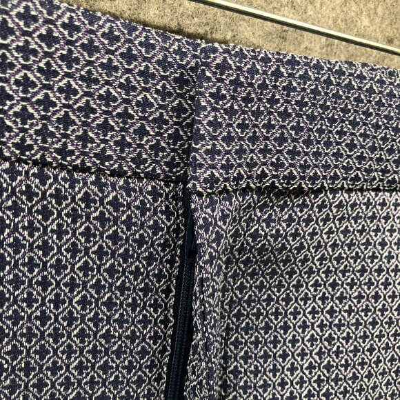 Banana Republic Tailored Shorts Womens Size 10 Blue Diamond Printed Flat Front - Picture 3 of 11